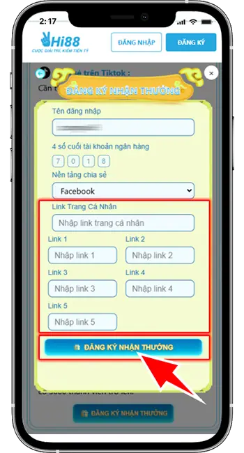 Bước 6: chọn nền tảng chia sẻ là FACEBOOK, nhập link trang cá nhân và link bài viết đã chia sẻ trong nhóm, bấm ĐĂNG KÝ NHẬN THƯỞNG